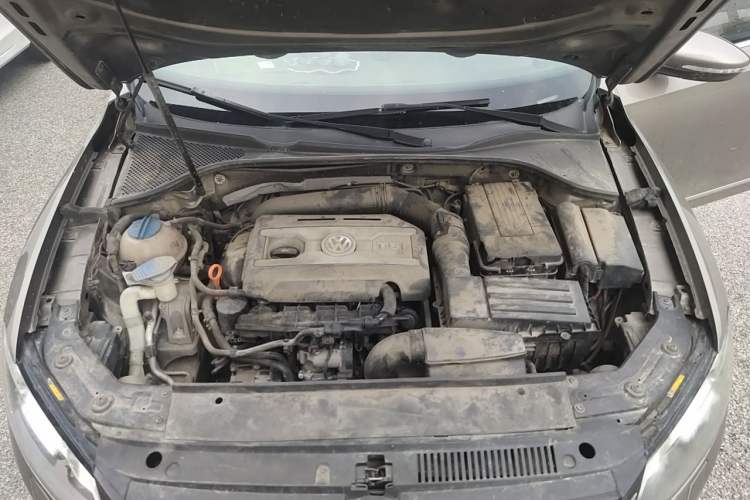 Used Volkswagen Passat 2011 2.0 TSI DSG Ultimate Edition Engine Bay