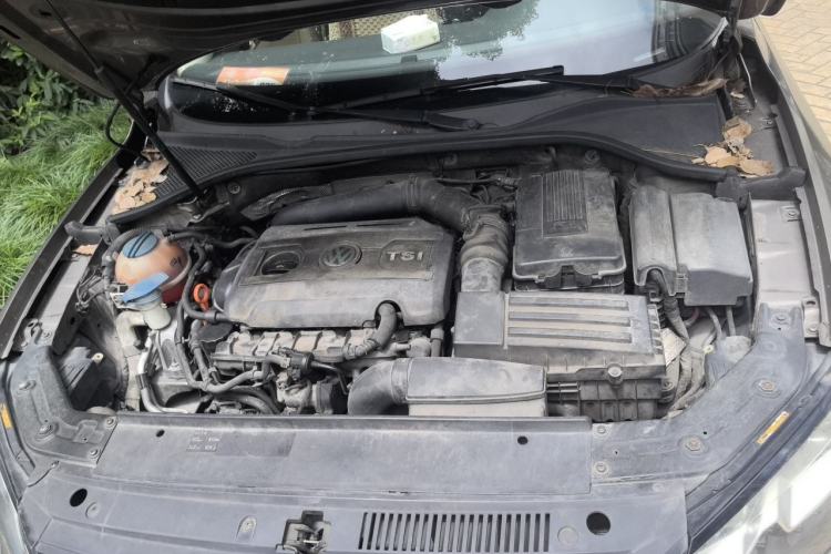 Used Volkswagen Passat 2011 1.8TSI DSG Prestige Edition Engine Bay