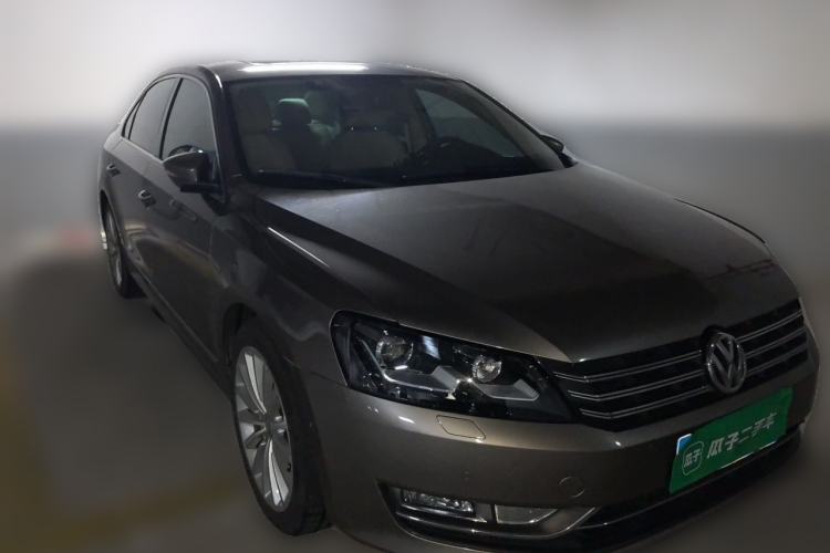 Used Volkswagen Passat 2011 2.0 TSI DSG Ultimate Edition Front Right 45 Deg