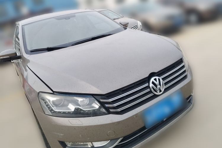 Used Volkswagen Passat 2011 2.0 TSI DSG Ultimate Edition Front Right 45 Deg