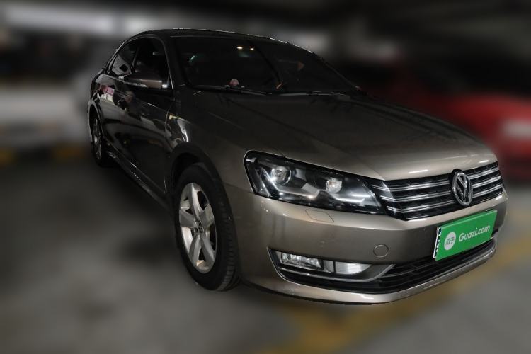 Used Volkswagen Passat 2011 2.0 TSI DSG Ultimate Edition Front Right 45 Deg