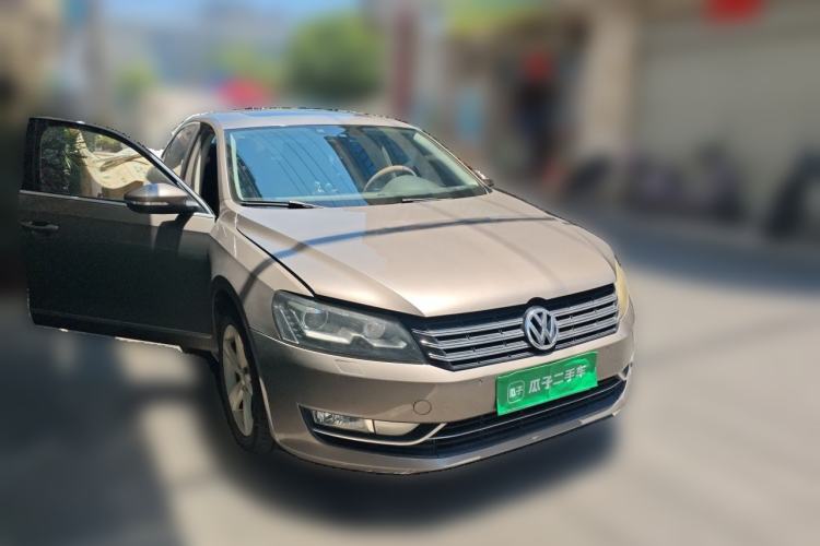 Used Volkswagen Passat 2011 1.8TSI DSG Prestige Edition Front Right 45 Deg