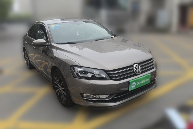Used Volkswagen Passat 2011 2.0 TSI DSG Ultimate Edition Front Right 45 Deg