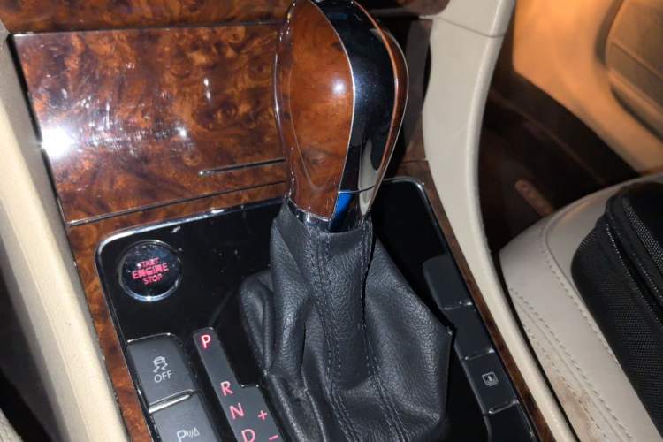 Used Volkswagen Passat 2011 2.0 TSI DSG Ultimate Edition Gear Lever