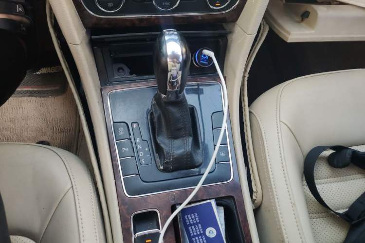 Used Volkswagen Passat 2011 1.8TSI DSG Prestige Edition Gear Lever
