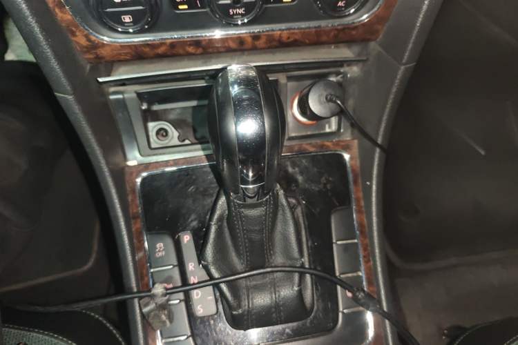 Used Volkswagen Passat 2011 1.8TSI DSG Prestige Edition Gear Lever