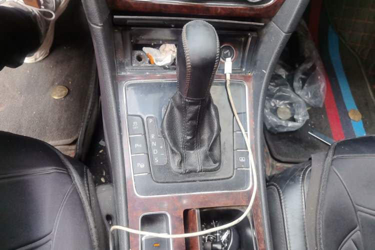 Used Volkswagen Passat 2011 2.0 TSI DSG Premium Edition Gear Lever