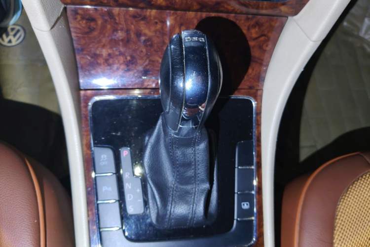 Used Volkswagen Passat 2011 1.8TSI DSG Prestige Edition Gear Lever