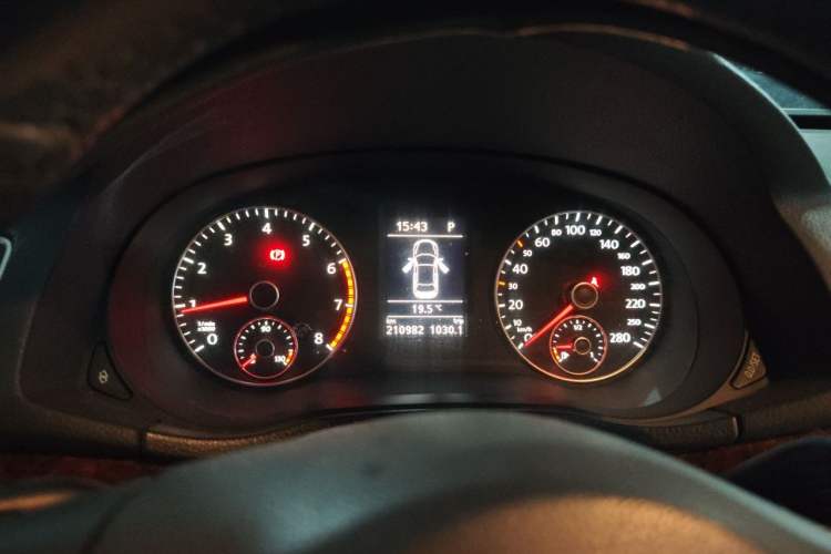 Used Volkswagen Passat 2011 1.8TSI DSG Prestige Edition Instrument Cluster