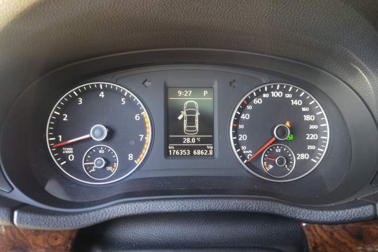 Used Volkswagen Passat 2011 1.8TSI DSG Prestige Edition Instrument Cluster