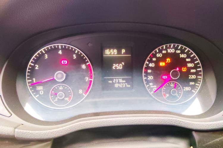 Used Volkswagen Passat 2011 1.8TSI Automatic Prestige Edition Instrument Cluster