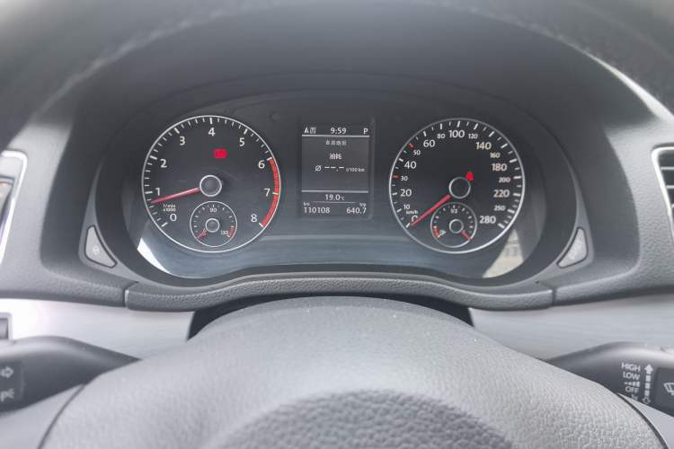 Used Volkswagen Passat 2011 2.0 TSI DSG Ultimate Edition Instrument Cluster