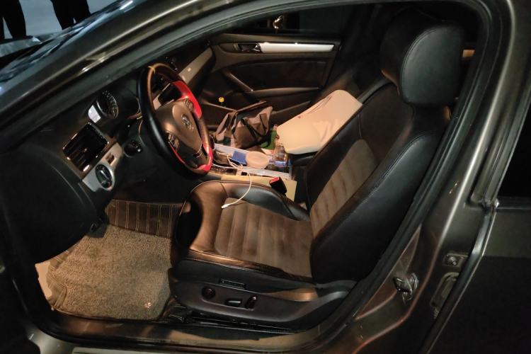 Used Volkswagen Passat 2011 2.0 TSI DSG Ultimate Edition Left Front Seat