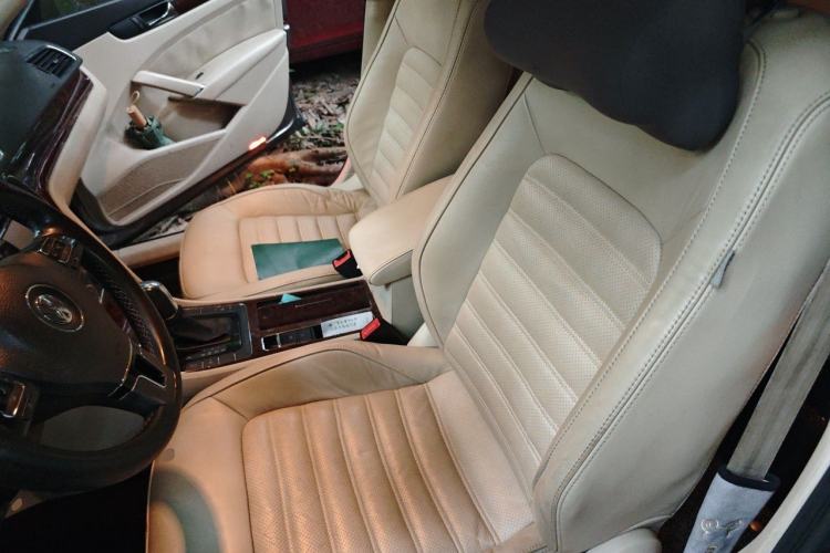 Used Volkswagen Passat 2011 1.8TSI DSG Prestige Edition Left Front Seat
