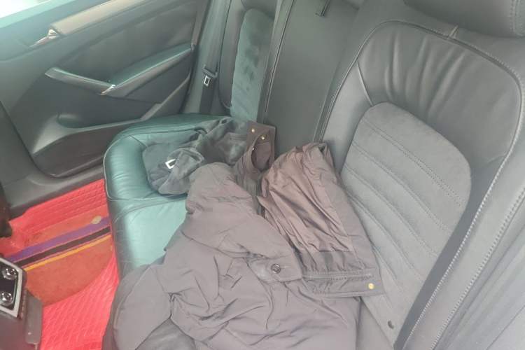 Used Volkswagen Passat 2011 1.8 TSI DSG Ultimate Edition Left Rear Seat