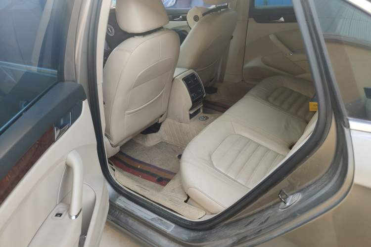Used Volkswagen Passat 2011 1.8TSI DSG Prestige Edition Left Rear Seat