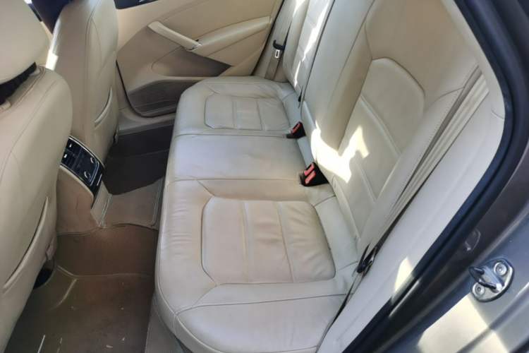 Used Volkswagen Passat 2011 1.8 TSI DSG Prestige Edition Left Rear Seat
