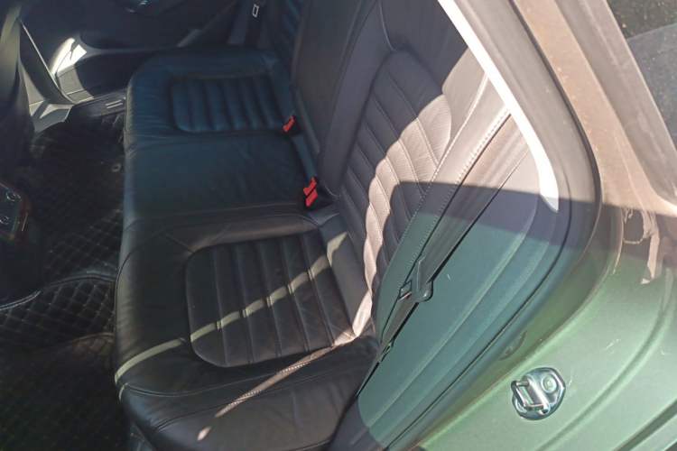 Used Volkswagen Passat 2011 1.8TSI DSG Prestige Edition Left Rear Seat