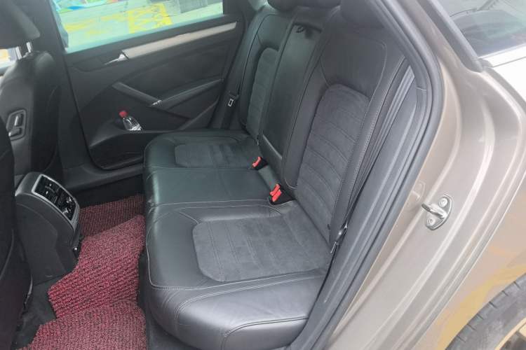 Used Volkswagen Passat 2011 2.0 TSI DSG Ultimate Edition Left Rear Seat