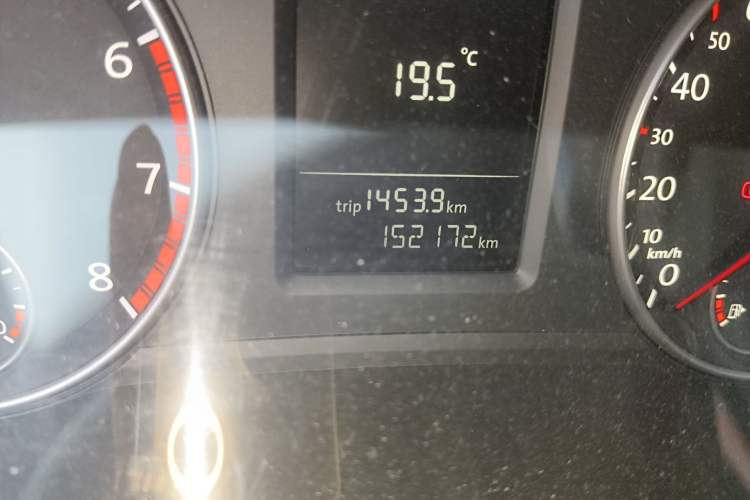 Used Volkswagen Passat 2011 1.8 TSI DSG Prestige Edition Odometer Close Up