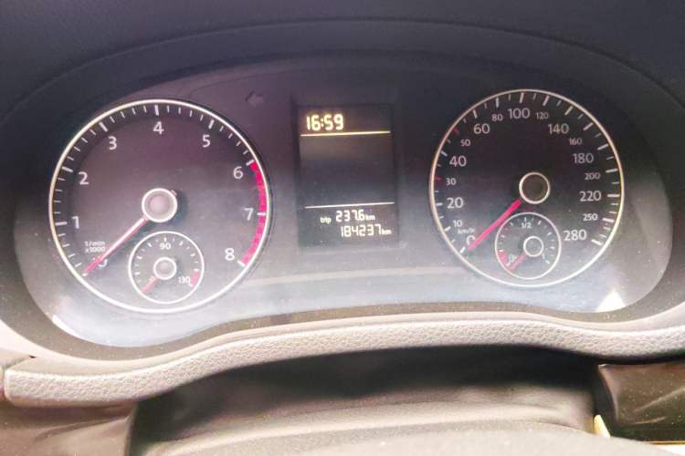 Used Volkswagen Passat 2011 1.8TSI Automatic Prestige Edition Odometer Close Up