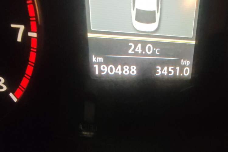 Used Volkswagen Passat 2011 1.8TSI DSG Prestige Edition Odometer Close Up
