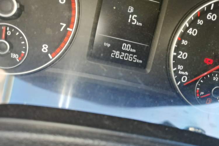 Used Volkswagen Passat 2011 1.8 TSI DSG Prestige Edition Odometer Close Up