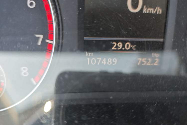 Used Volkswagen Passat 2011 2.0 TSI DSG Ultimate Edition Odometer Close Up