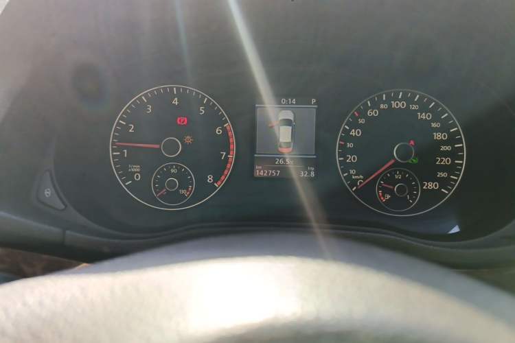 Used Volkswagen Passat 2011 1.8TSI DSG Prestige Edition Odometer Close Up