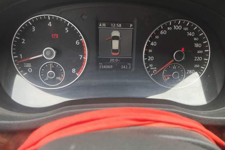 Used Volkswagen Passat 2011 2.0 TSI DSG Ultimate Edition Odometer Close Up