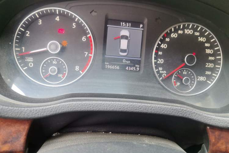 Used Volkswagen Passat 2011 2.0 TSI DSG Premium Edition Odometer Close Up