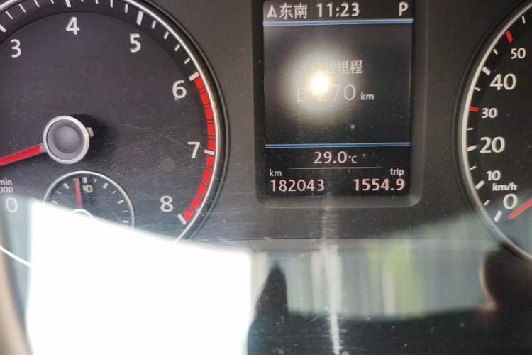 Used Volkswagen Passat 2011 2.0 TSI DSG Ultimate Edition Odometer Close Up