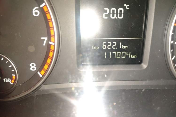 Used Volkswagen Passat 2011 1.8 TSI DSG Prestige Edition Odometer Close Up