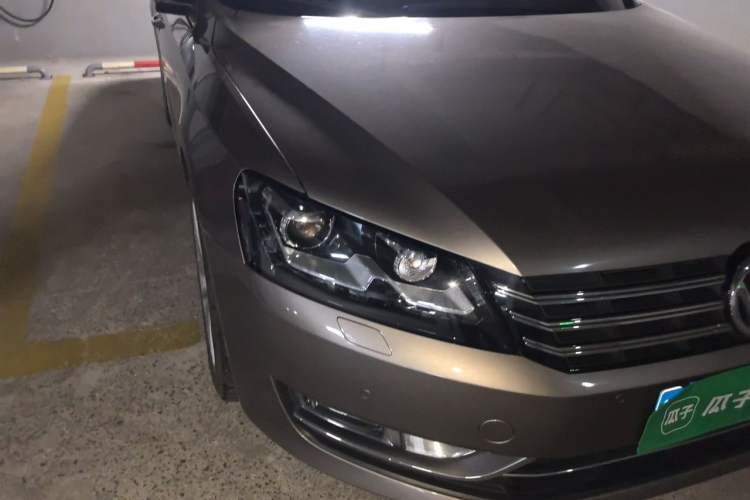 Used Volkswagen Passat 2011 2.0 TSI DSG Ultimate Edition Right Front Headlight