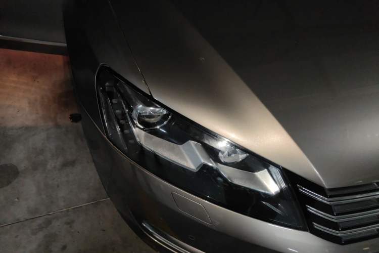 Used Volkswagen Passat 2011 2.0 TSI DSG Ultimate Edition Right Front Headlight