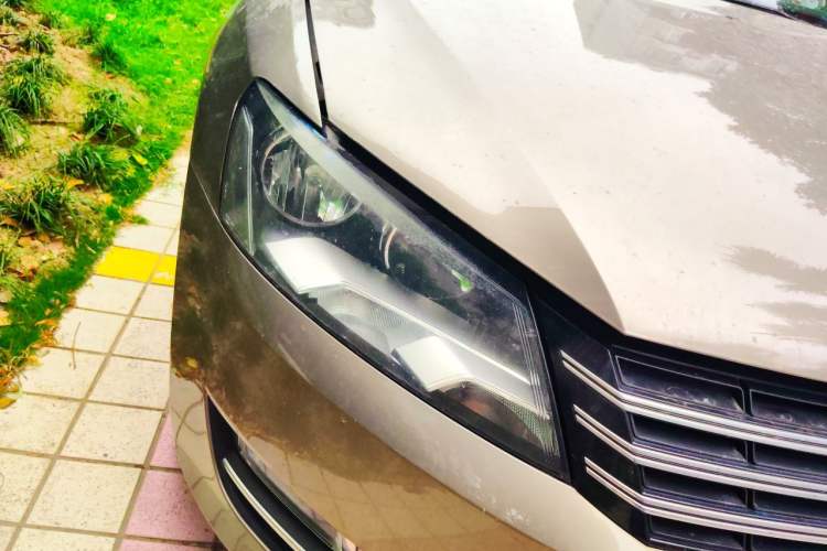 Used Volkswagen Passat 2011 1.8TSI Automatic Prestige Edition Right Front Headlight