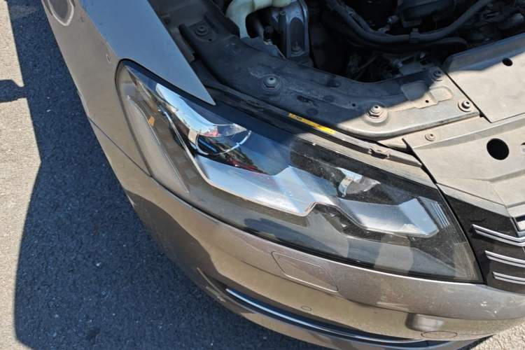 Used Volkswagen Passat 2011 2.0 TSI DSG Ultimate Edition Right Front Headlight