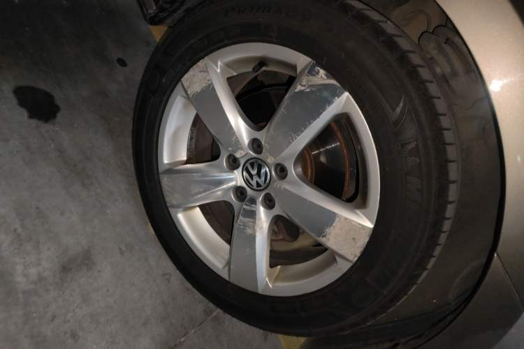 Used Volkswagen Passat 2011 2.0 TSI DSG Ultimate Edition Right Front Wheel Hub