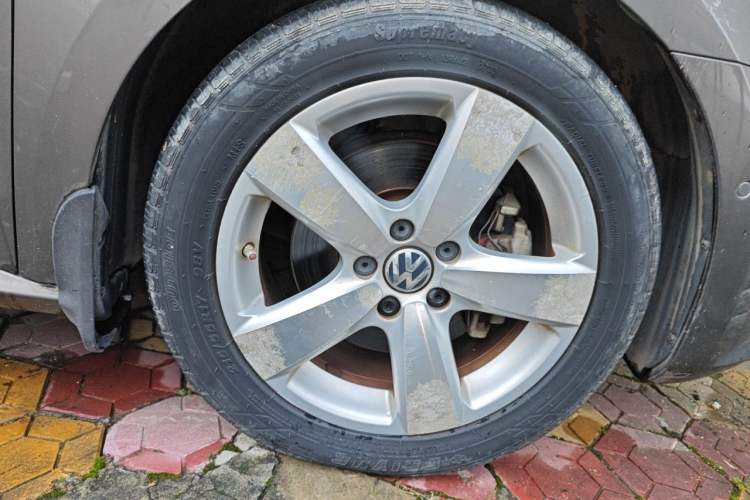 Used Volkswagen Passat 2011 2.0 TSI DSG Ultimate Edition Right Front Wheel Hub