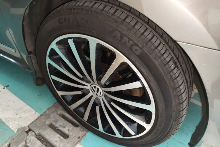 Used Volkswagen Passat 2011 2.0 TSI DSG Ultimate Edition Right Front Wheel Hub