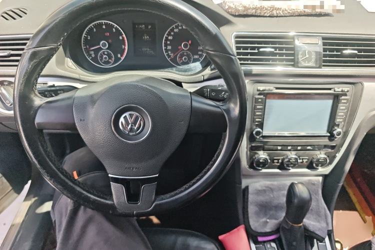 Used Volkswagen Passat 2011 1.8TSI Automatic Prestige Edition Steering Wheel