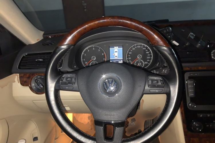 Used Volkswagen Passat 2011 2.0 TSI DSG Ultimate Edition Steering Wheel
