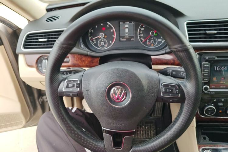 Used Volkswagen Passat 2011 2.0 TSI DSG Ultimate Edition Steering Wheel