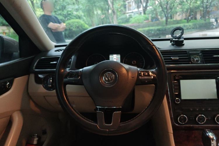 Used Volkswagen Passat 2011 1.8TSI DSG Prestige Edition Steering Wheel