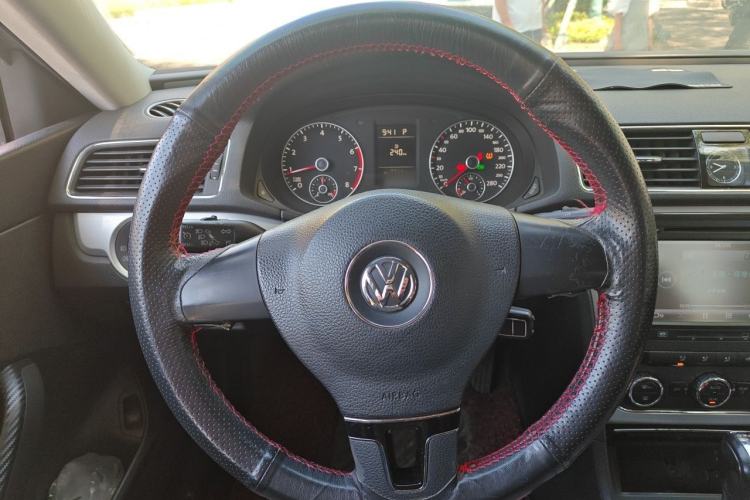 Used Volkswagen Passat 2011 1.8 TSI DSG Prestige Edition Steering Wheel