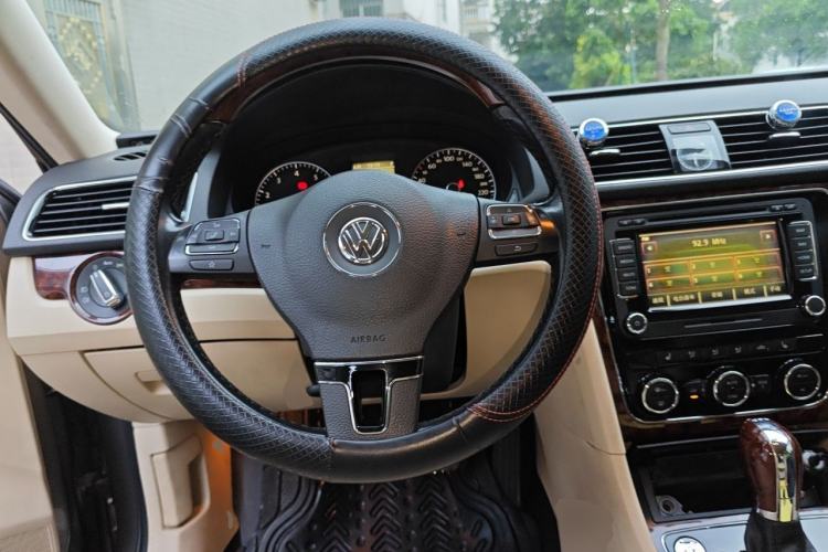 Used Volkswagen Passat 2011 2.0 TSI DSG Ultimate Edition Steering Wheel