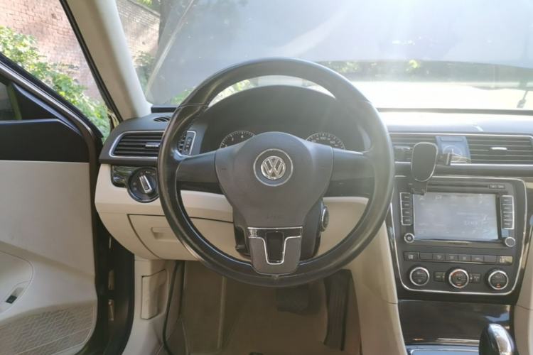Used Volkswagen Passat 2011 1.8 TSI DSG Prestige Edition Steering Wheel
