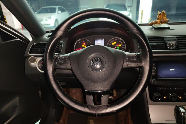 Used Volkswagen Passat 2011 2.0 TSI DSG Ultimate Edition Steering Wheel