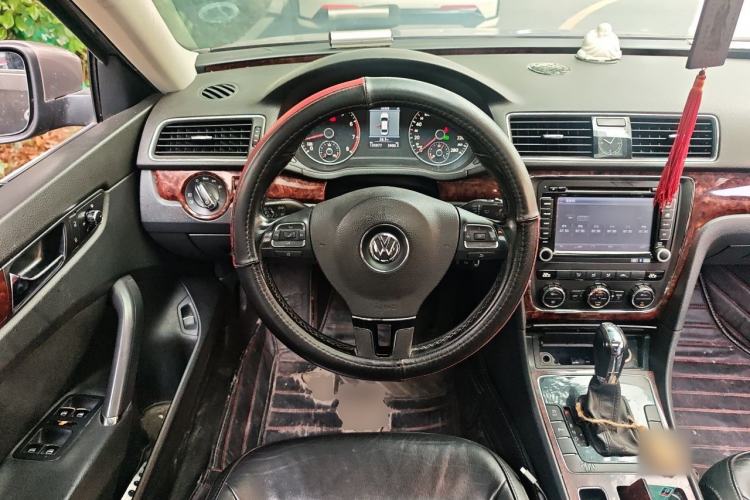 Used Volkswagen Passat 2011 1.8TSI DSG Prestige Edition Steering Wheel