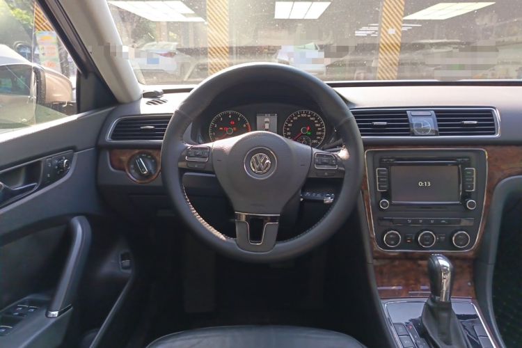Used Volkswagen Passat 2011 1.8TSI DSG Prestige Edition Steering Wheel